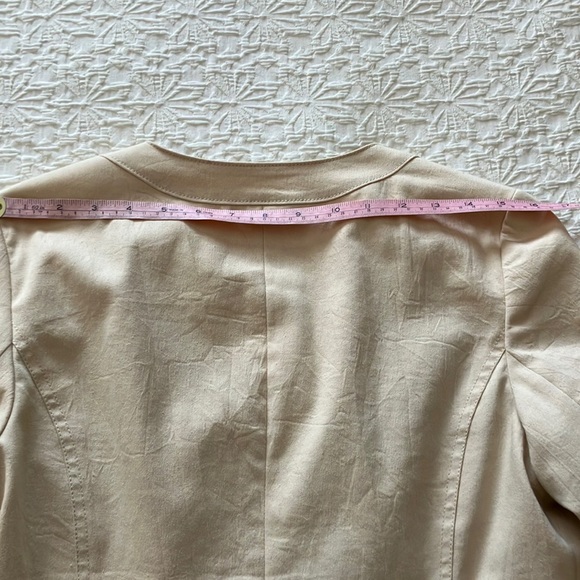 Just listed💙Cute & practical cream zip blazer w/3/4 arms & lacing detail - Picture 15 of 15